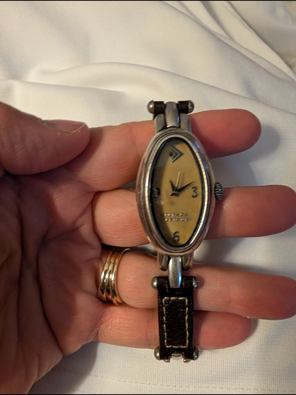 Slipada Oval Face Leather Strap Watch in Tan and Silver